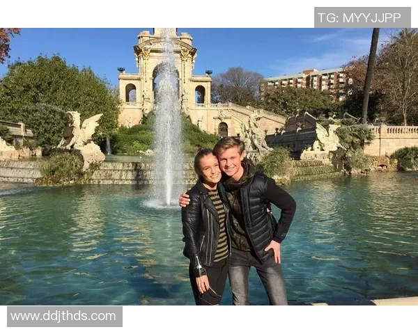 足球球星女友年龄差异大揭秘 从小鲜肉到成熟男神的恋爱故事 足球球星女友年龄差异大揭秘 从小鲜肉到成熟男神的恋爱故事